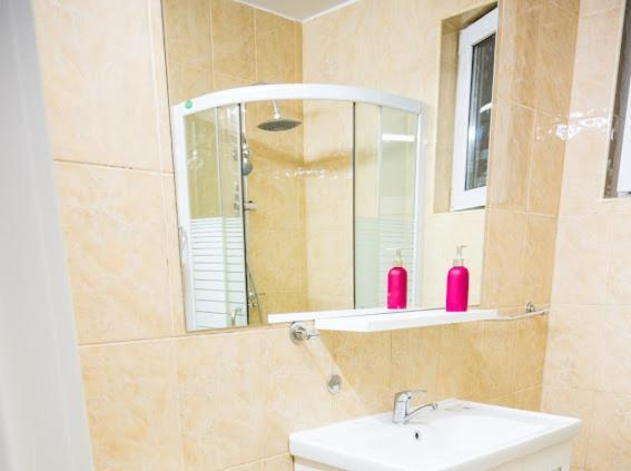 Escape Aparthotel Suceava Buitenkant foto